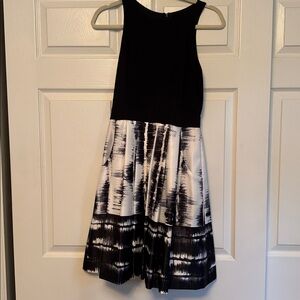 Elegant Black and White Sleeveless Dress